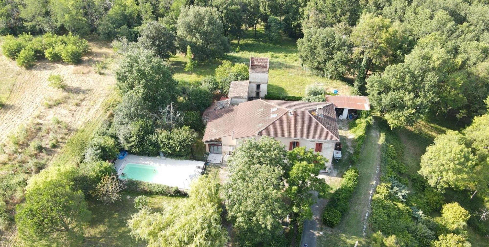 Holiday home Maison De Maitre Xviiieme Avec Piscine Chauffee Saint-Gauzens